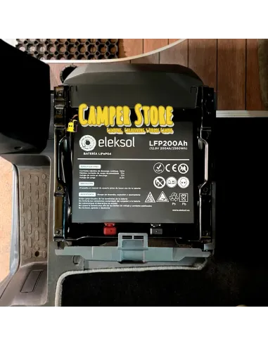 Batería de litio Eleksol 200Ah/12,8V. Bajo asiento